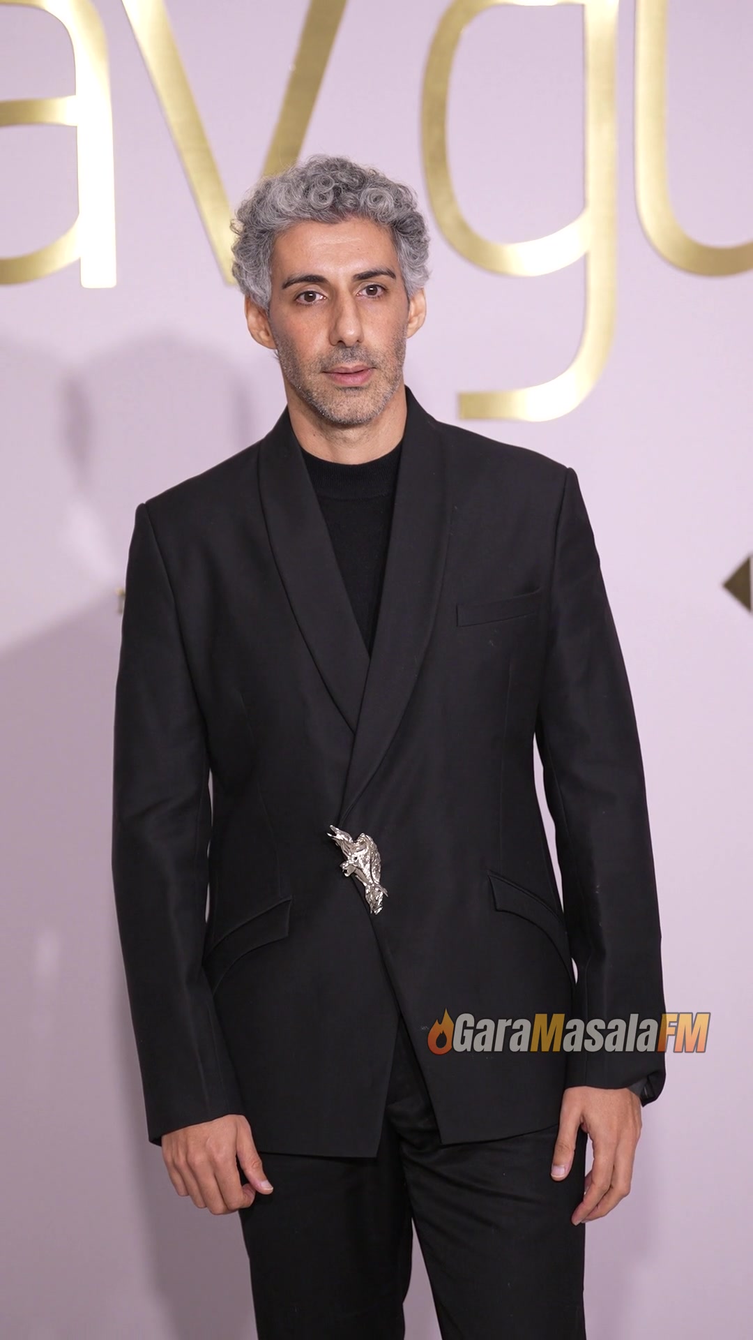 Jim Sarbh caught on camera by paparazzi