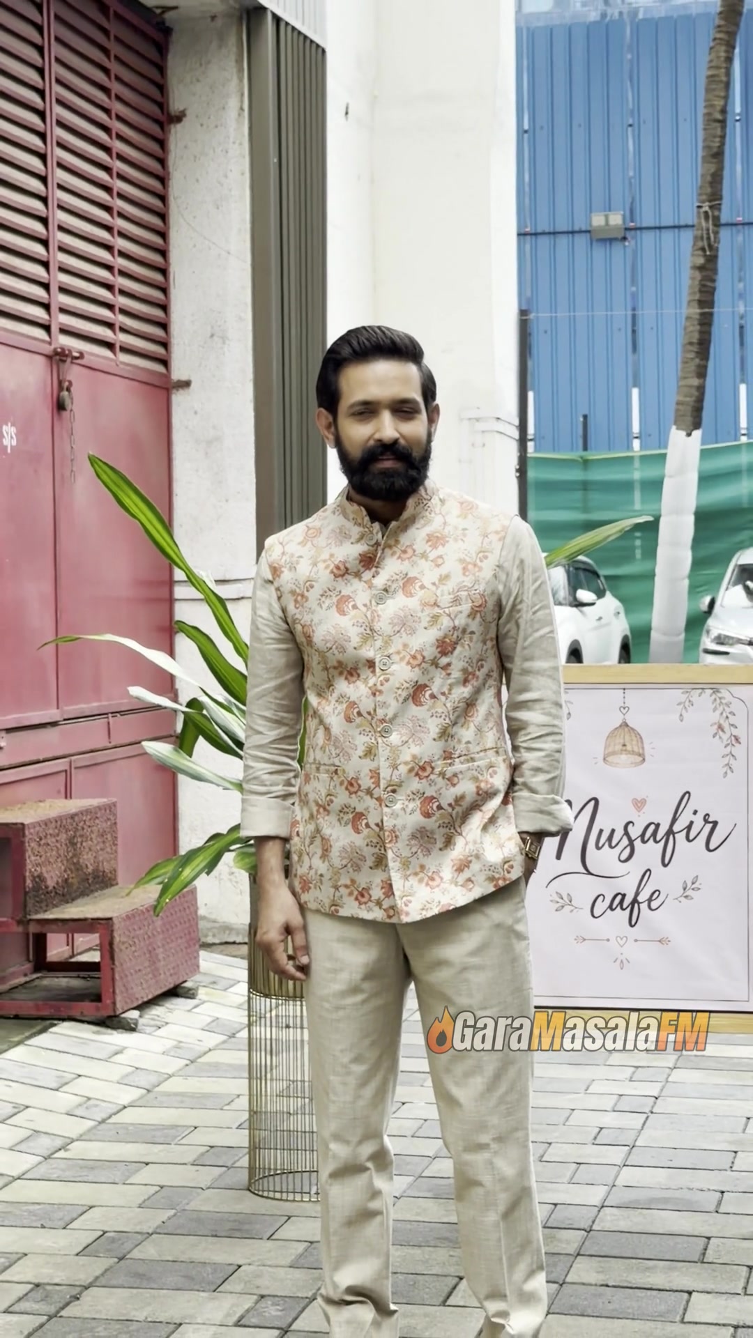 Vikrant Massey photographed celebrating the Music of T Series and Netflix Musafir Cafe