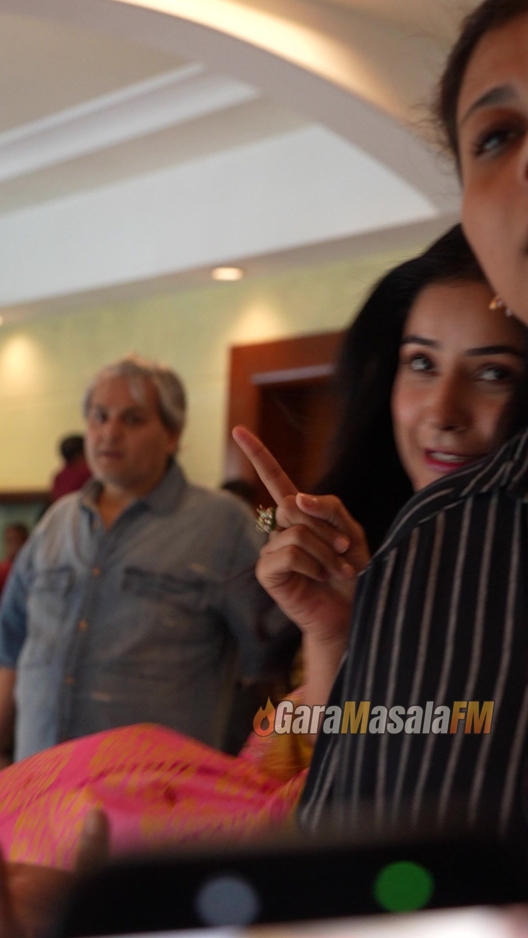 Shehnaaz Gill turns up for the cameras in paparazzi video